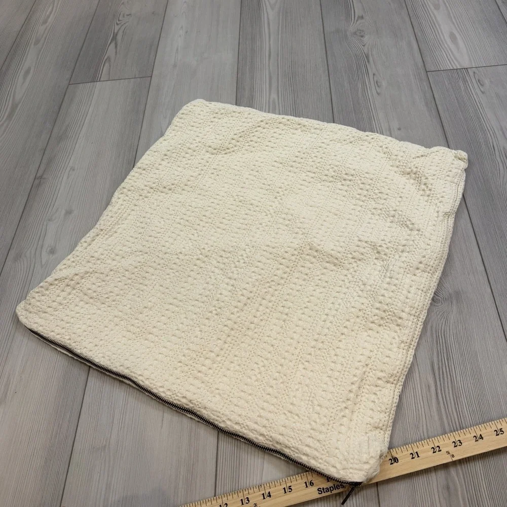 Set Of 2 Pottery‎ Barn Pillow Shams Cream Ivory Colored Textured READ